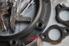 陸霸L(fǎng)B5251GFLA9-DFL粉粒物料運(yùn)輸車(chē)用的康明斯ISDe230 30發(fā)動(dòng)機(jī)的配件及保養(yǎng)