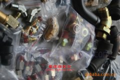 五岳TAZ3253B自卸汽車用的康明斯C300 20發(fā)動機的修理及配件